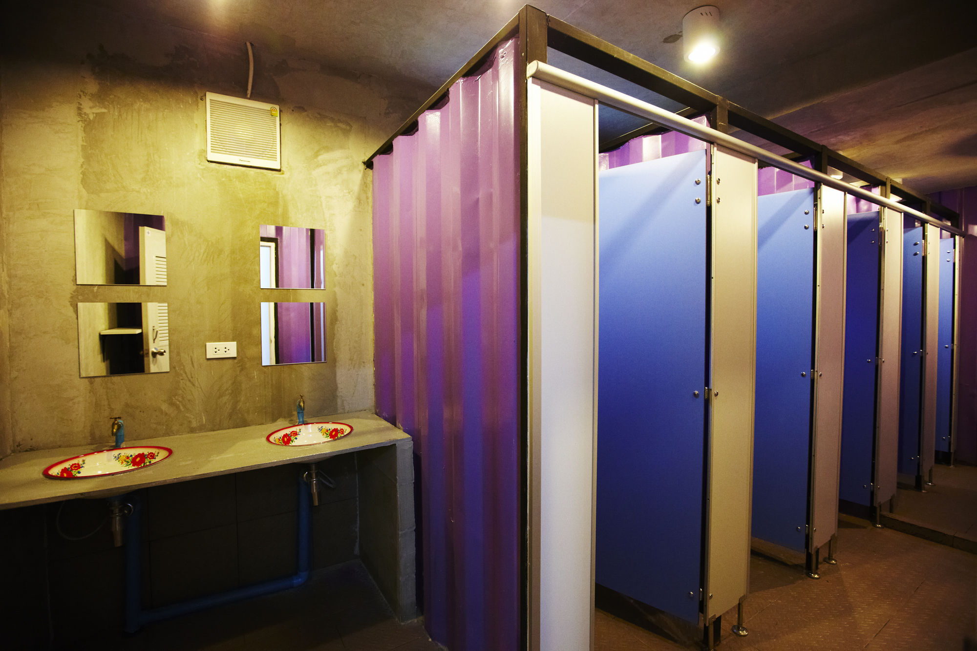 בנגקוק Wh Hostel מראה חיצוני תמונה
